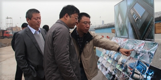 市委书记李一飞莅临赵龙重工施工现场指导  工作